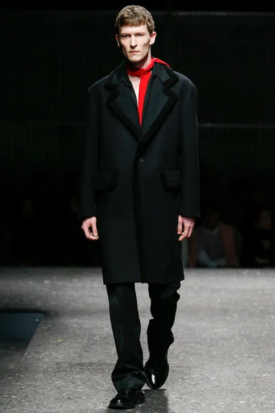Look 7